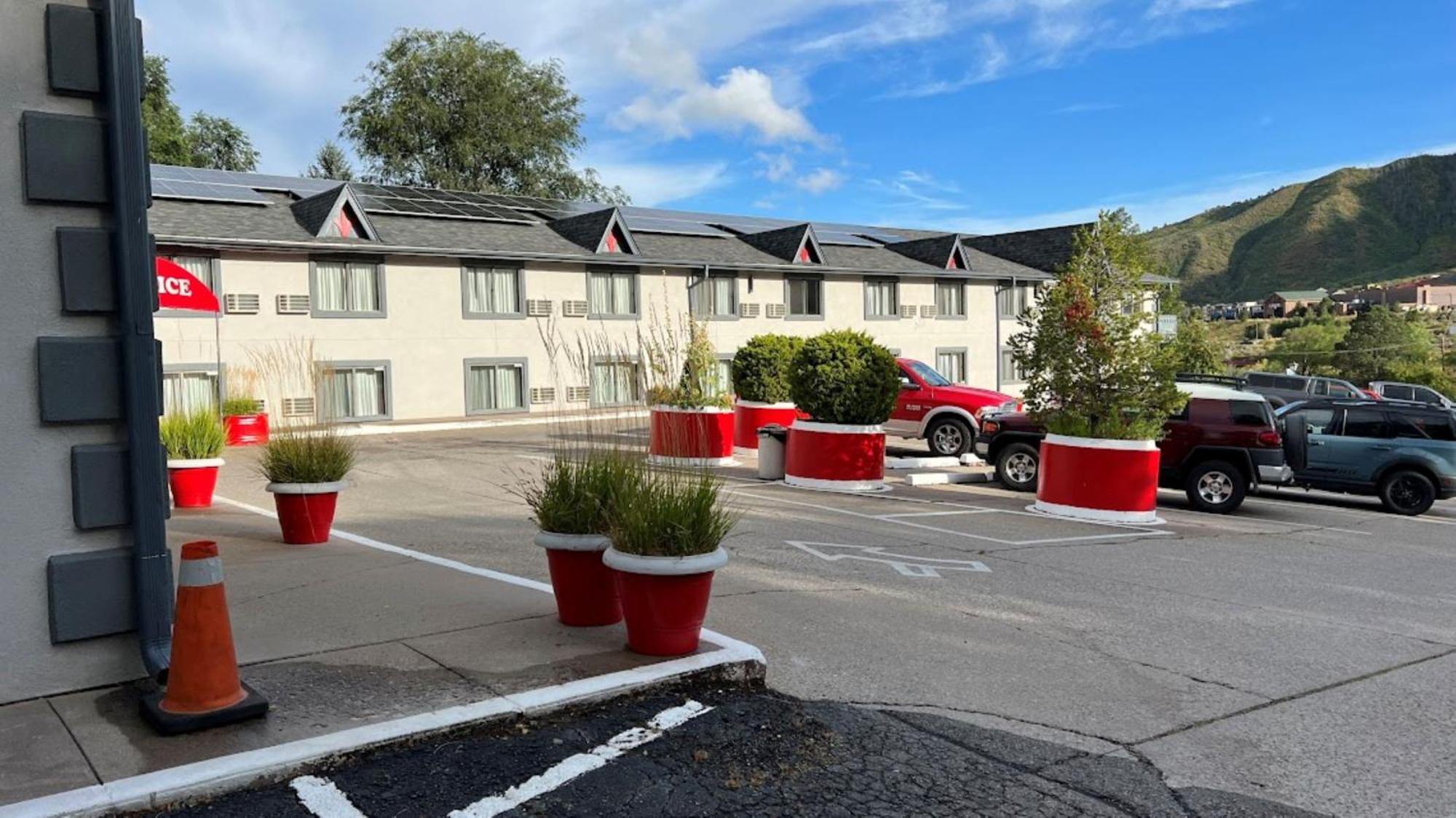 Adventure Inn - Glenwood Springs Exterior photo